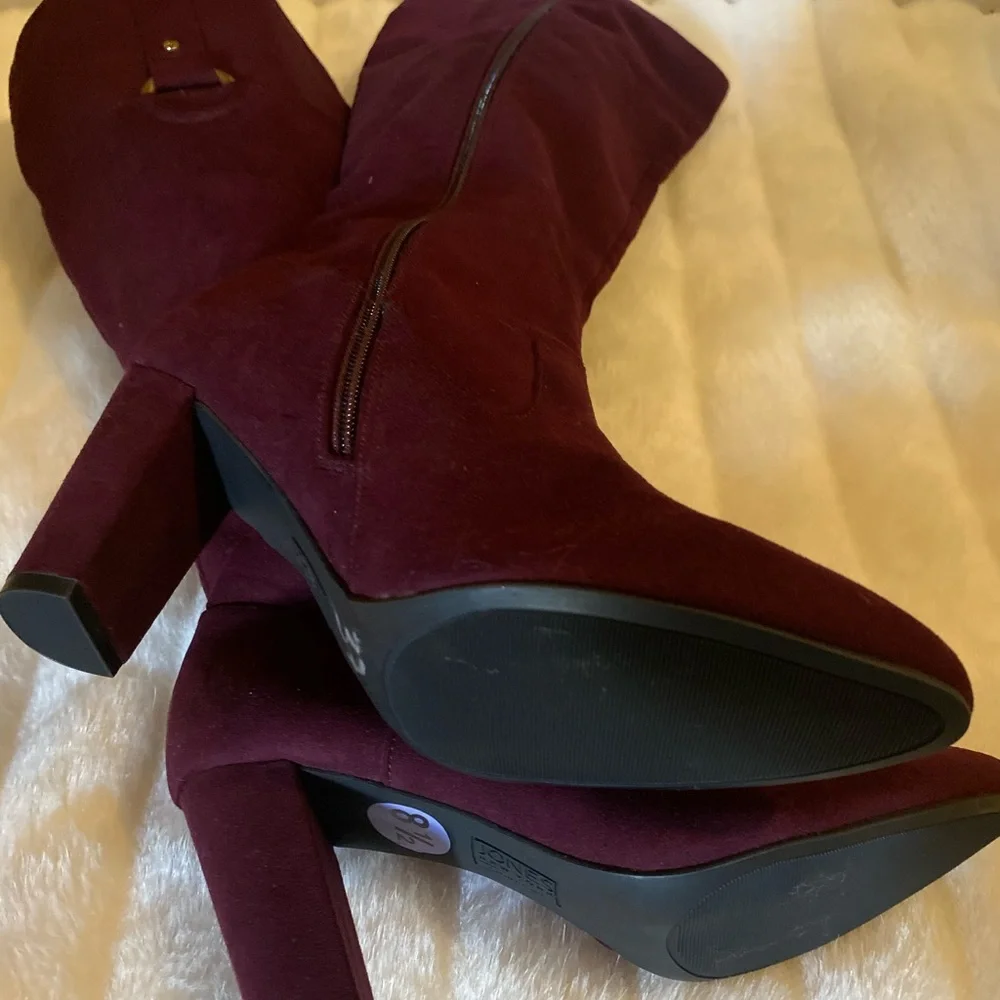 New Jones New York signature knee high dark purple boots . - Picture 3 of 3